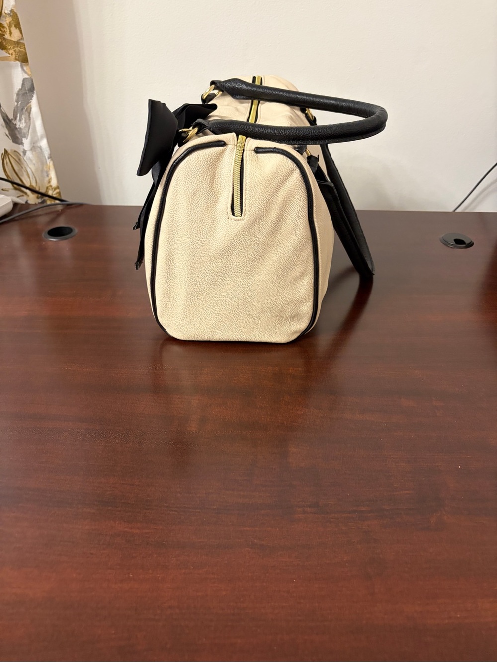 Betsey Johnson Ivory Satchel Bag All Over Bows Black Bow Accent - Picture 8 of 10